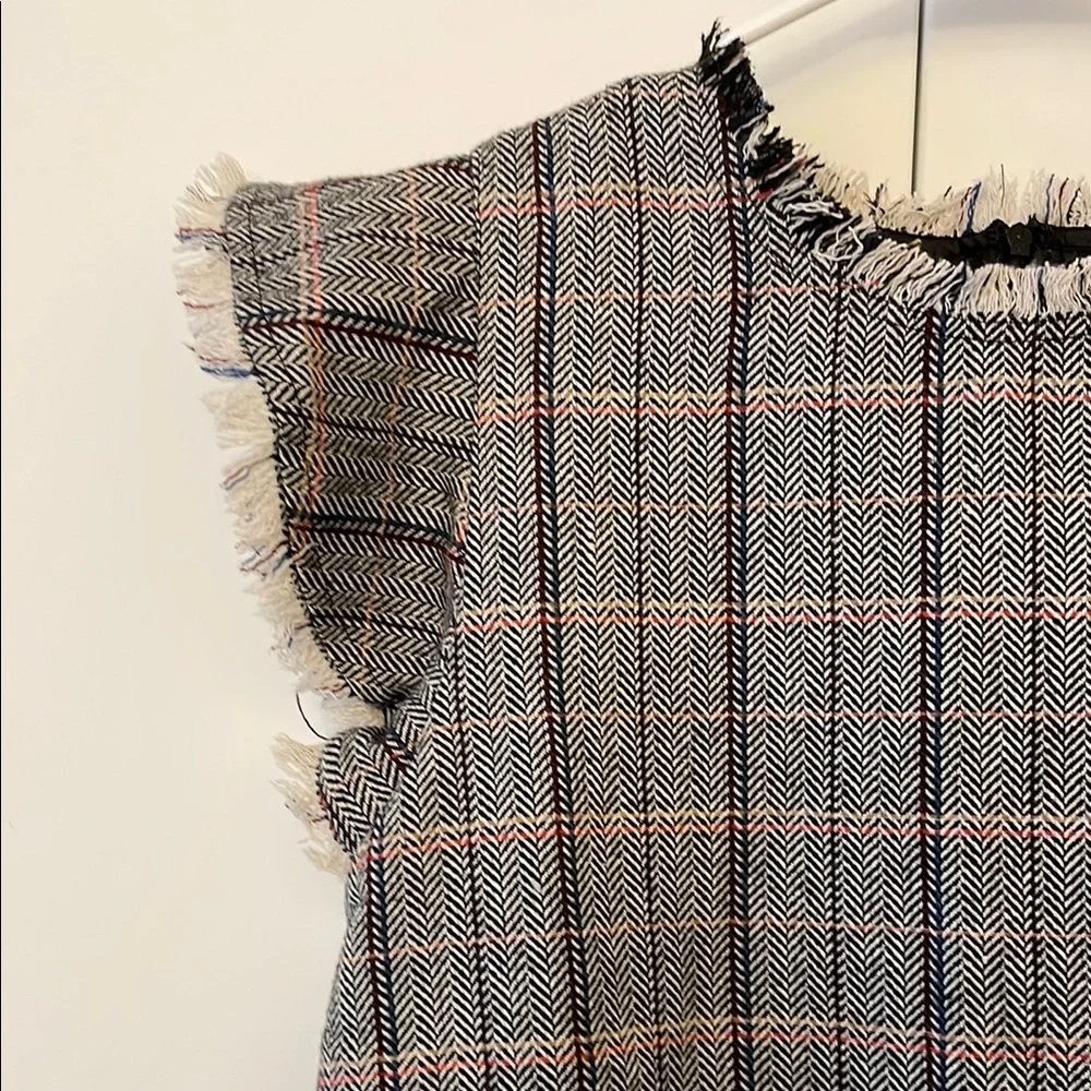 THML herringbone tweed fringe top. Size S. - Picture 4 of 16